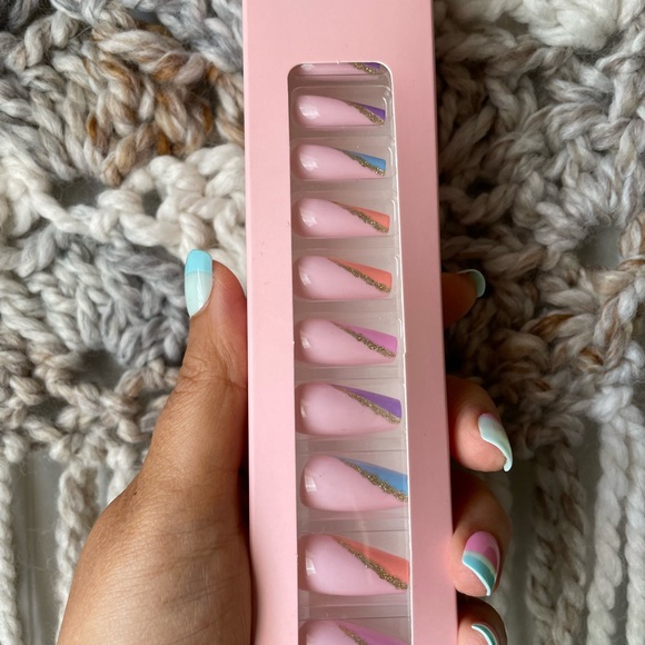 Tip Beauty Press On Nails Pink Rainbow Glitter French Tip NEW - Picture 2 of 3